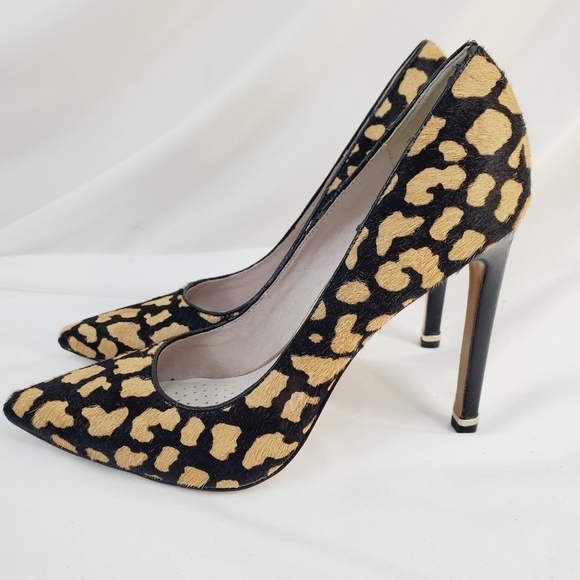 Kenneth Cole Pump, Real Calf Fur, Natural & Black Color Giraffe Print, Size 8 - Picture 6 of 10